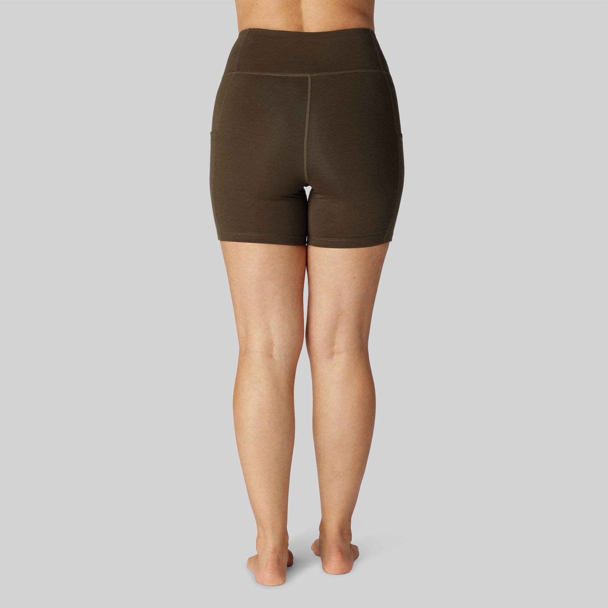 Bambus fitness shorts kort i brun til damer