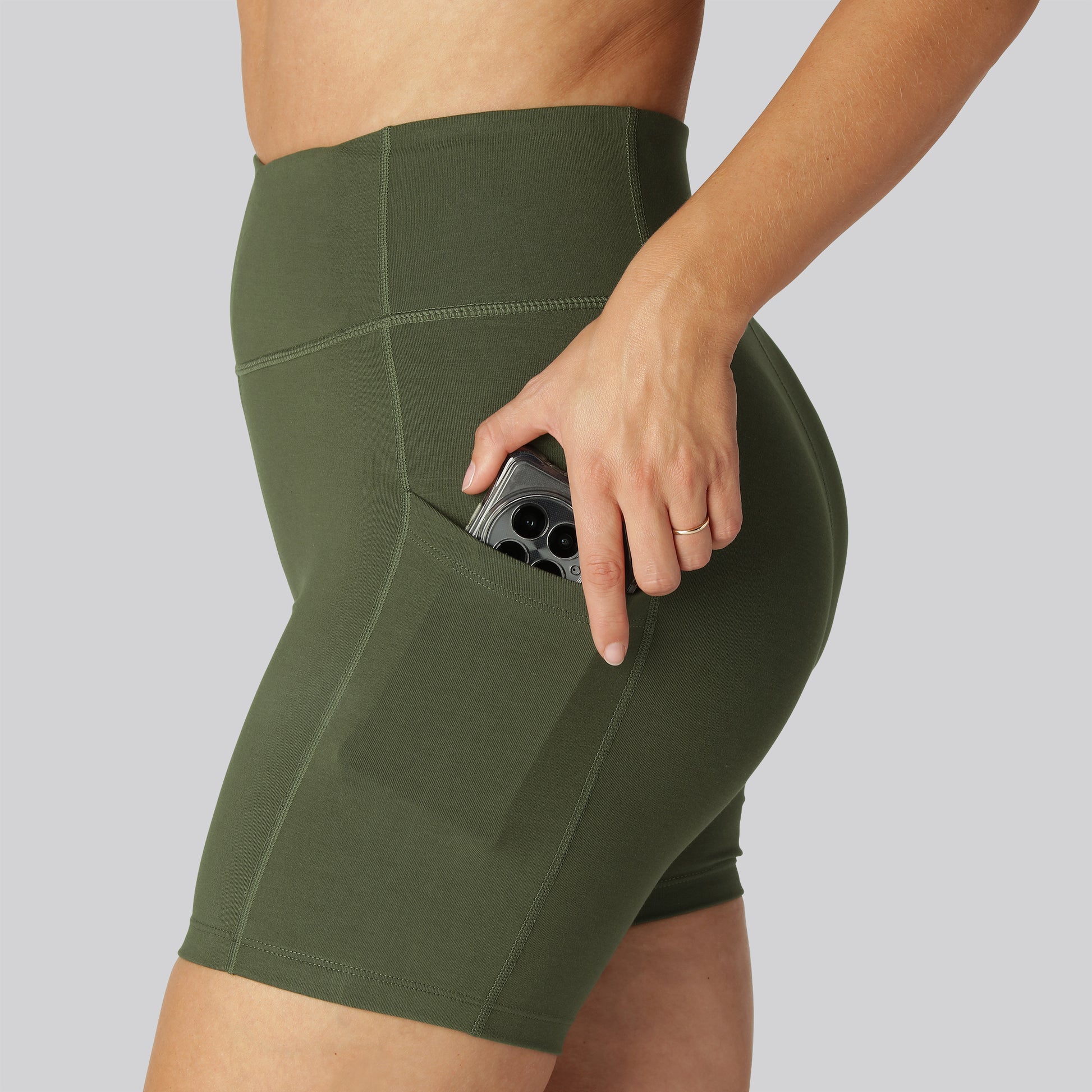 Bambus fitness shorts kort i grøn til damer
