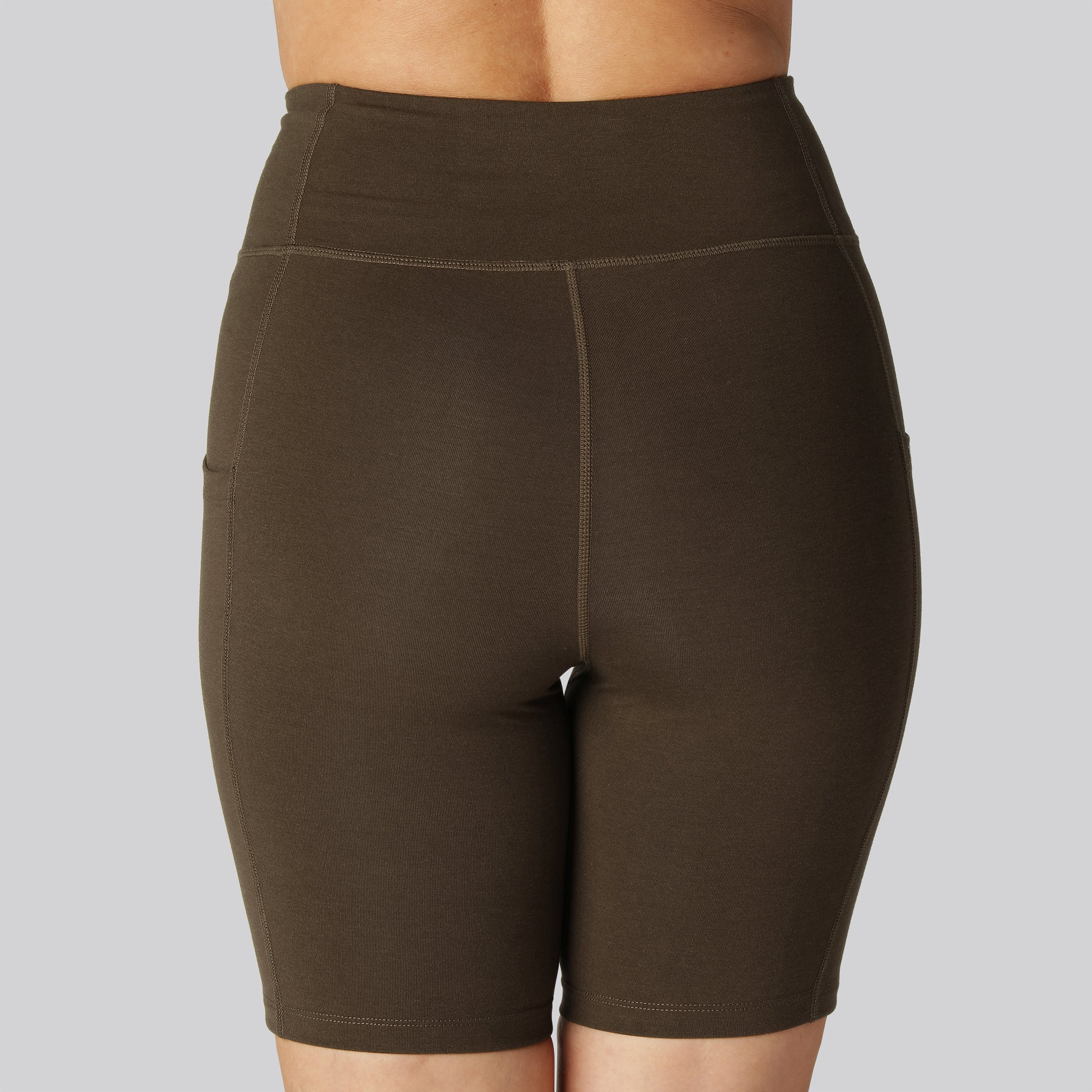 Bambus fitness shorts i brun til damer