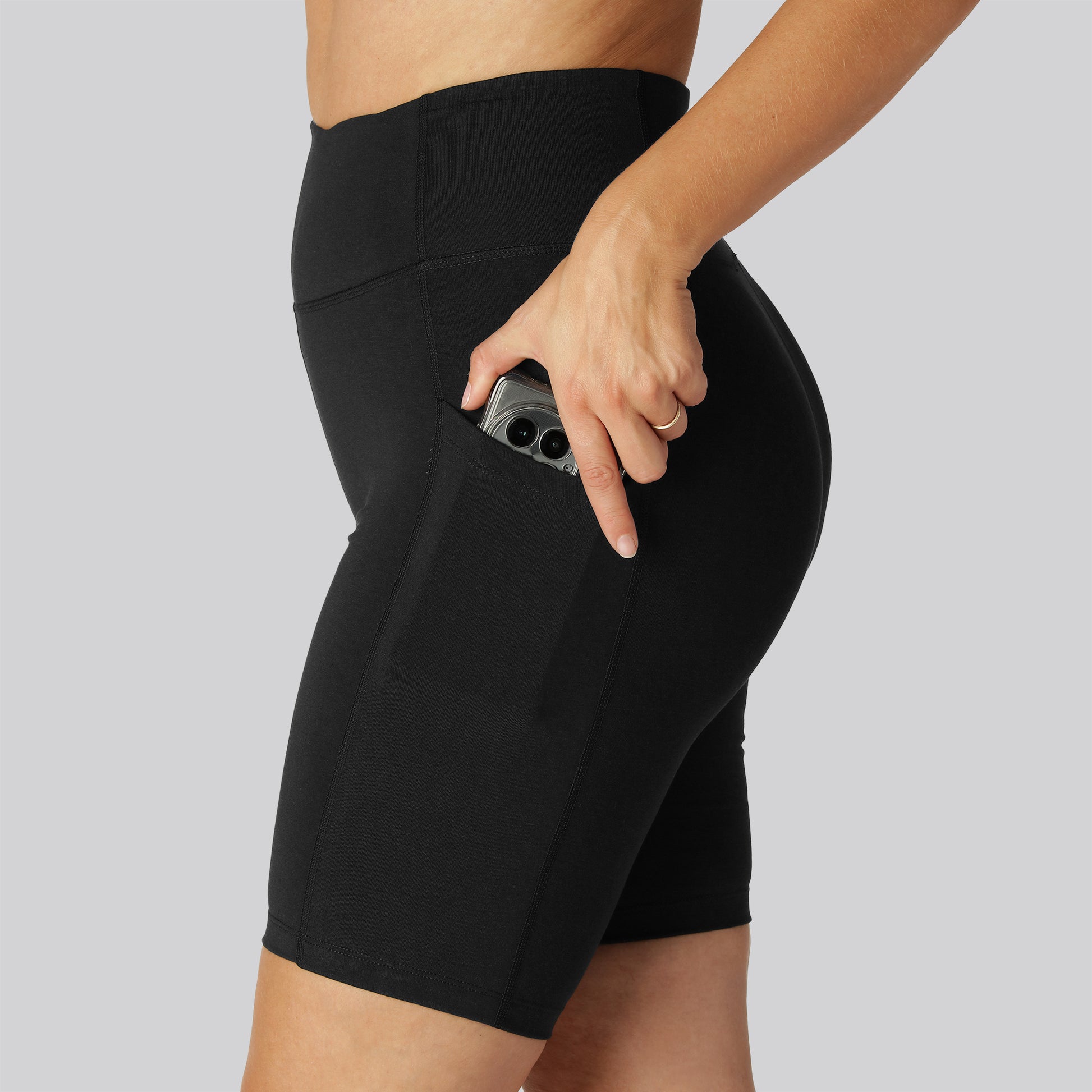 Bambus fitness shorts i sort til damer