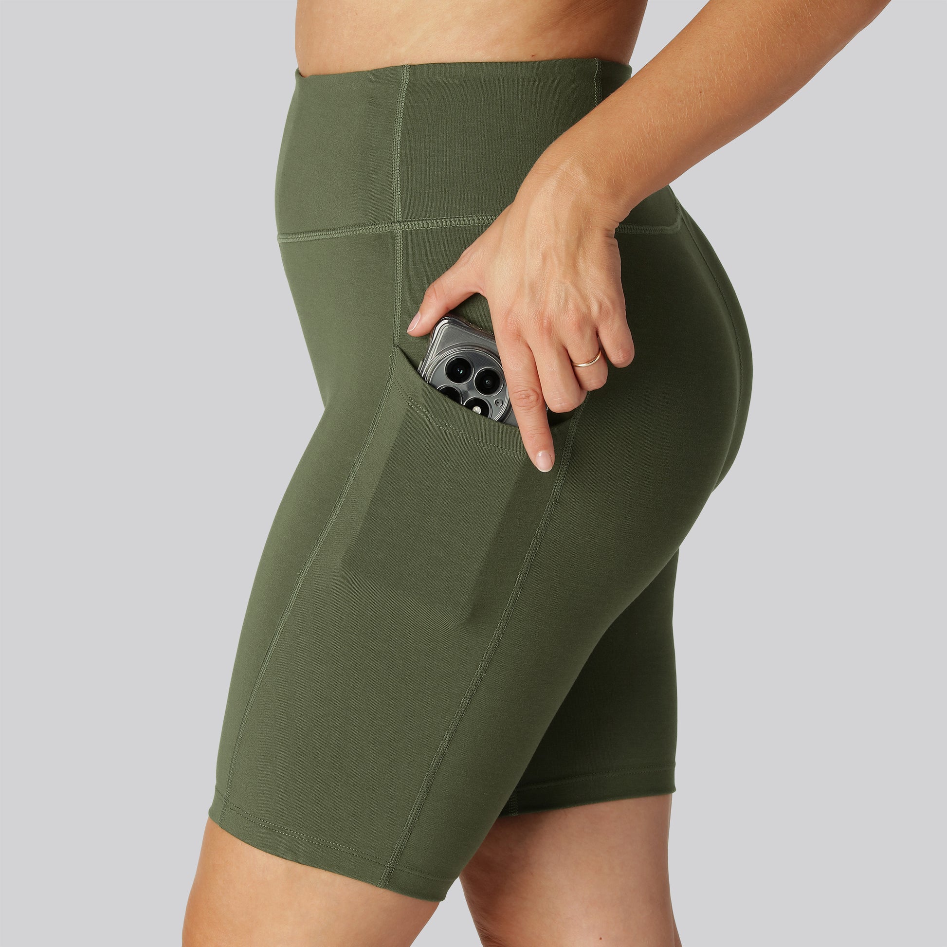 Bambus fitness shorts i grøn til damer