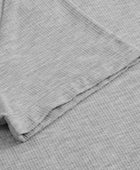 Bambus t-shirt v-hals ribbet i lysegrå til damer