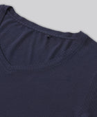 Bambus t-shirt v-hals ribbet i navy til damer