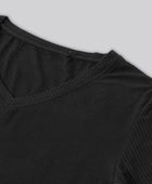 Bambus t-shirt v-hals ribbet i sort til damer