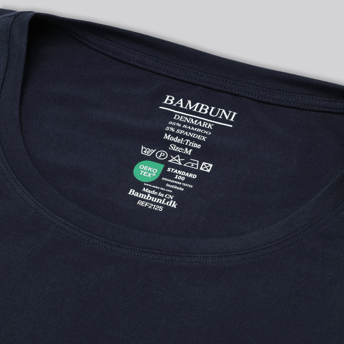 Bambus oversize t-shirt i navy til damer carelabel