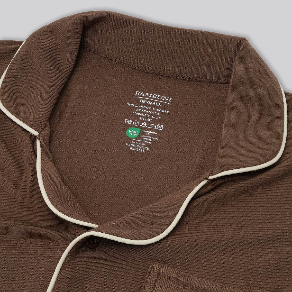 Bambus pyjamas sæt i brun til damer carelabel