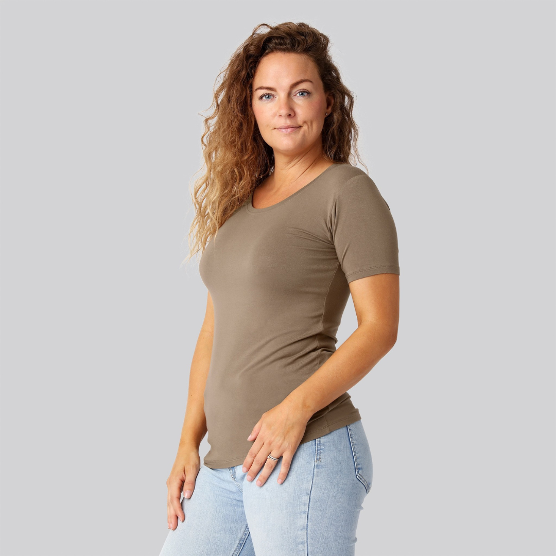 Bambus t-shirt o-hals i sand damer