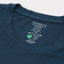 Bambus t-shirt v-hals i petroleumsblå carelabel