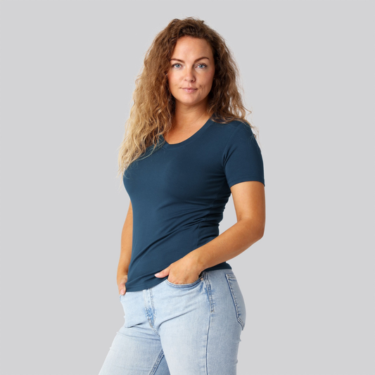 Bambus t-shirt v-hals i petroleumsblå damer