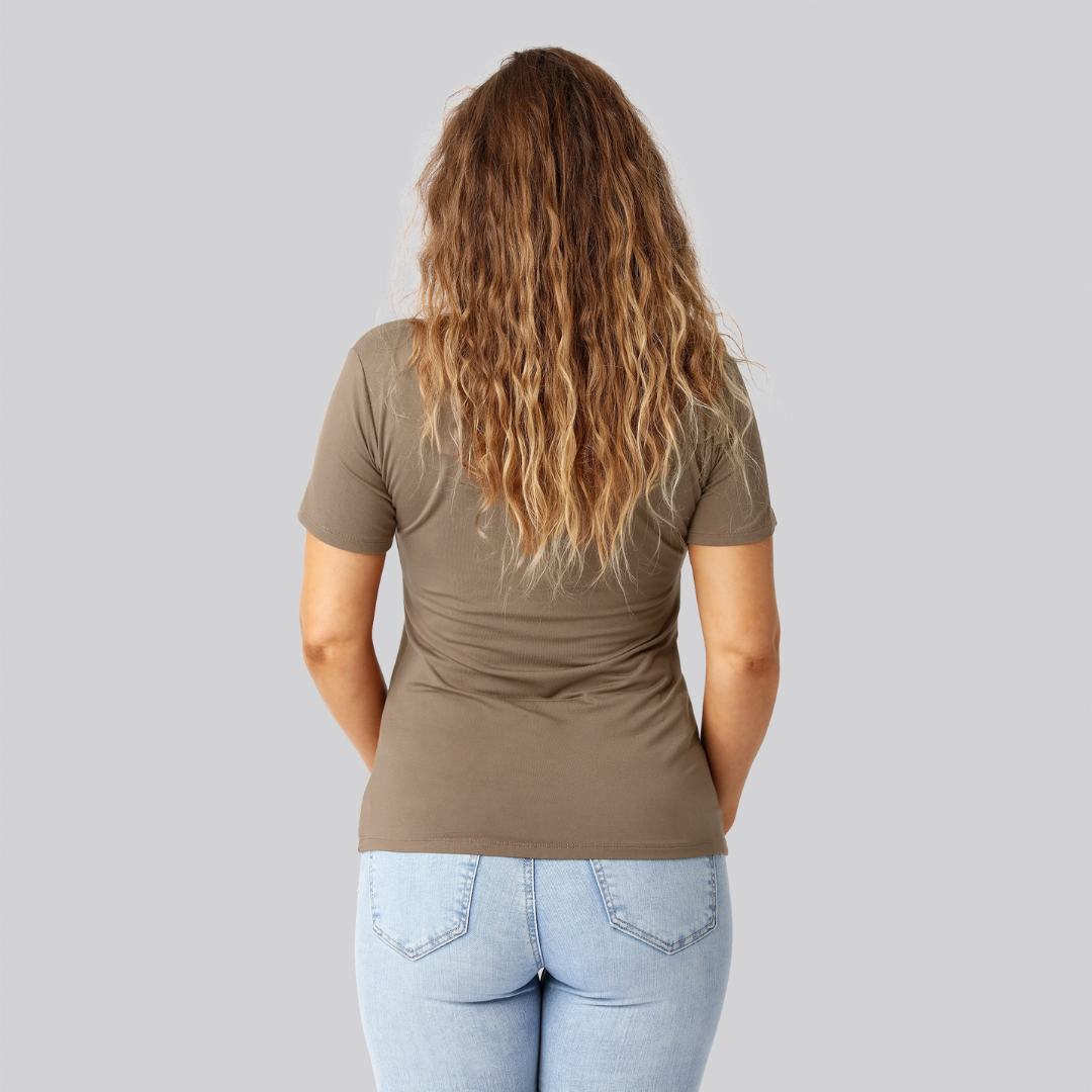 Bambus t-shirt v-hals i sand damer bag