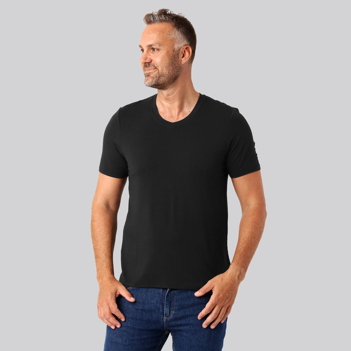 Bambus t-shirt v-hals sort mænd