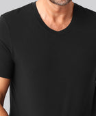 Bambus t-shirt v-hals sort mand