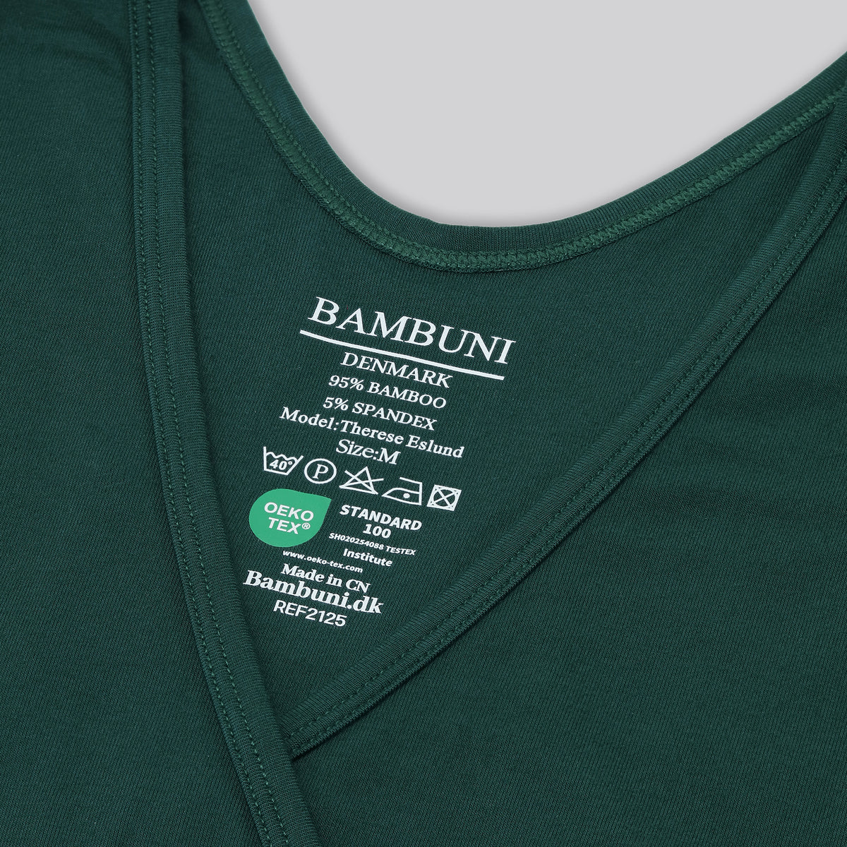 Bambus v-hals top i grøn til damer carelabel