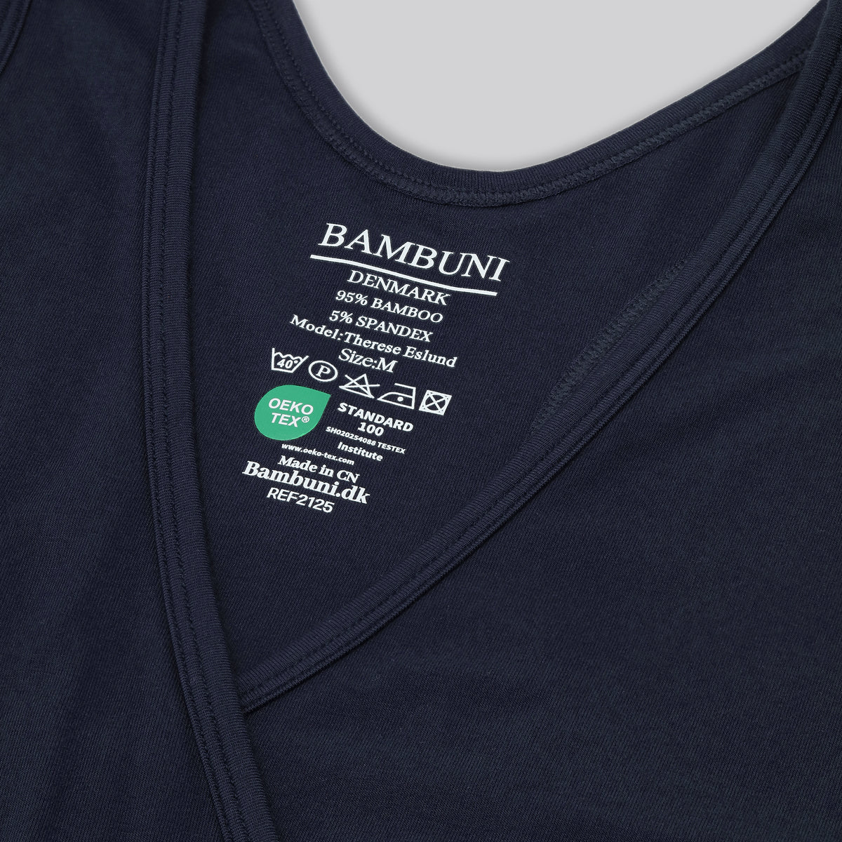 Bambus v-hals top i navy til damer carelabel