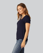 Bambus t-shirt v-hals ribbet i navy til damer